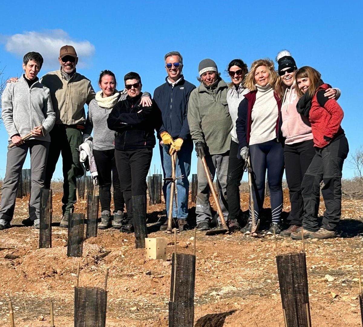 Juntos plantamos un árbol, primera actividad de RSC de VetPartners en España